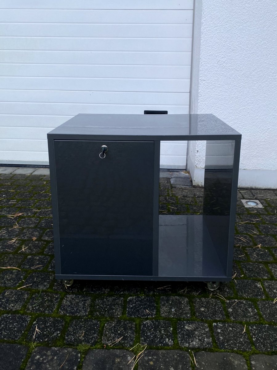 Тумбочка / шкафчик на колёсиках