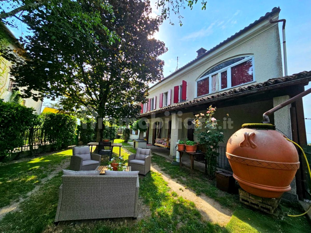 Māja ITĀLIJĀ, PIEMONTĒ