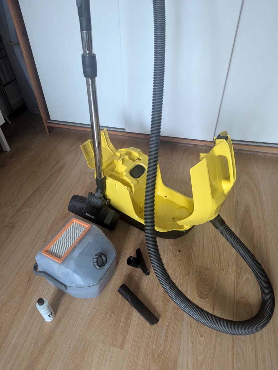 Karcher DS 6 putekļusūcējs