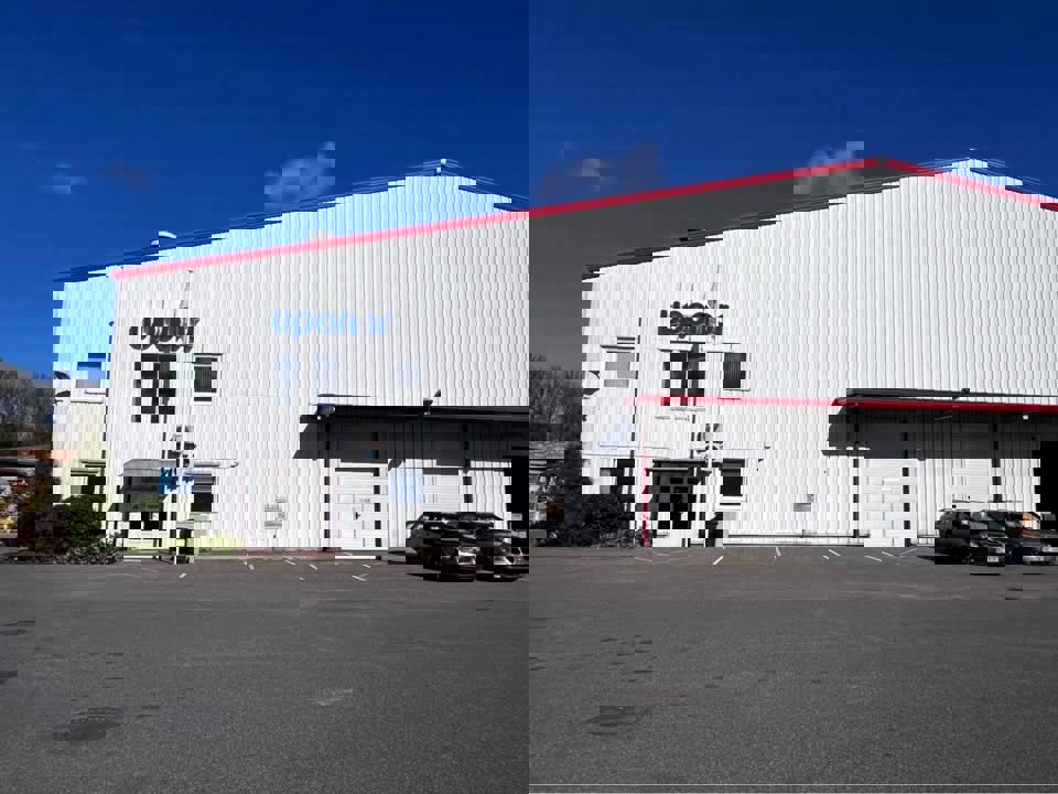 Izīrē komerctelpas Ganību dambī 7a