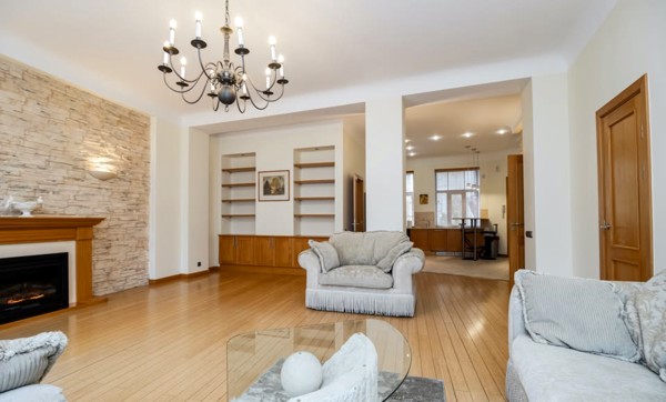 2 Guļamistabu Dzīvoklis Vecrīgas Sirdī