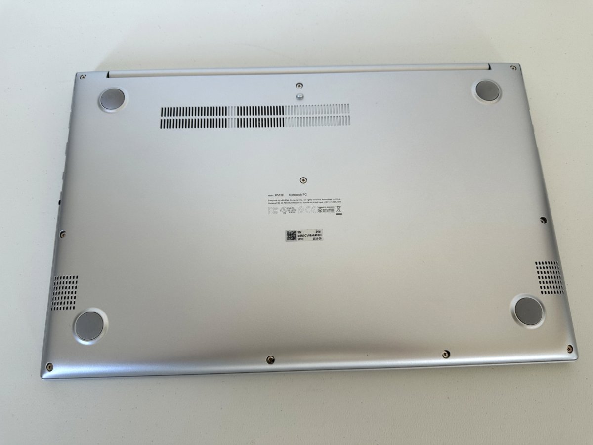 Asus Vivobook K513EA. 2.5 Tb, Oled 15.6", Intel i5, Harman/kardon.\