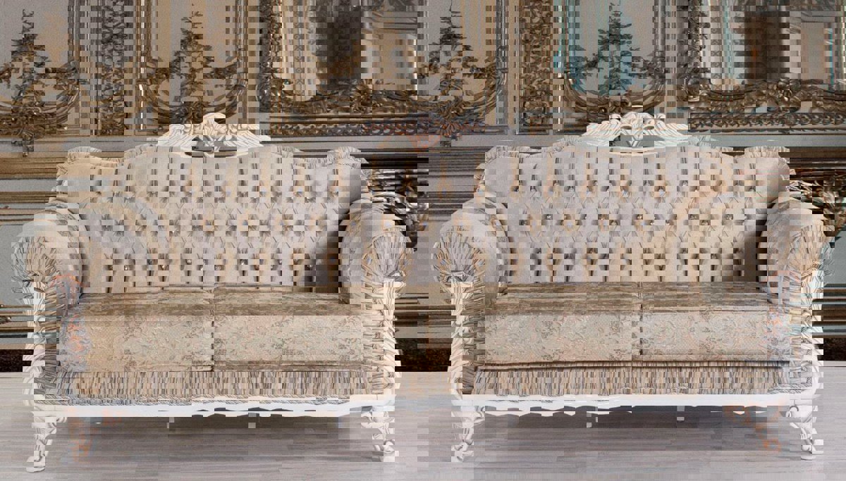 Exquisite Baroque Chesterfield Sofa - Luxury Tufted Design