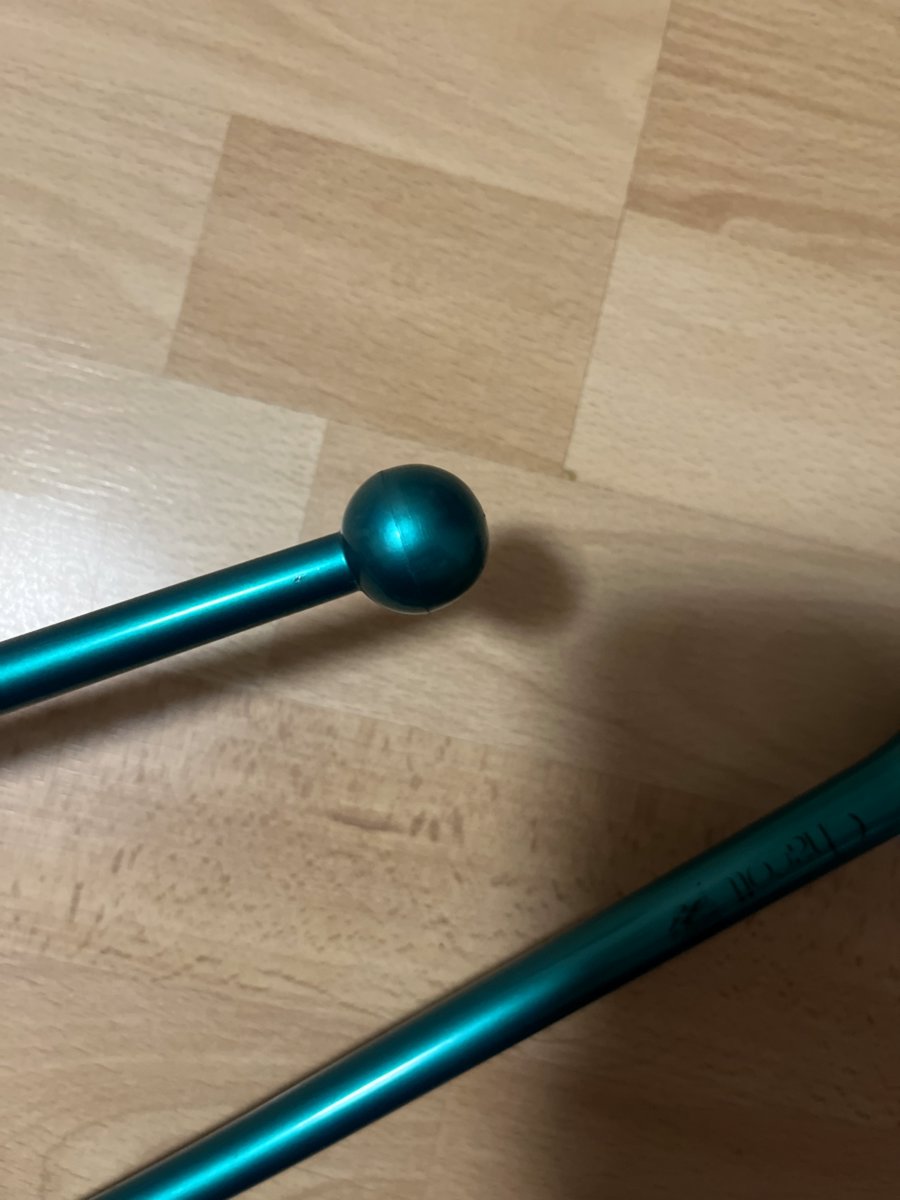 Булавы для художественной гимнастики.