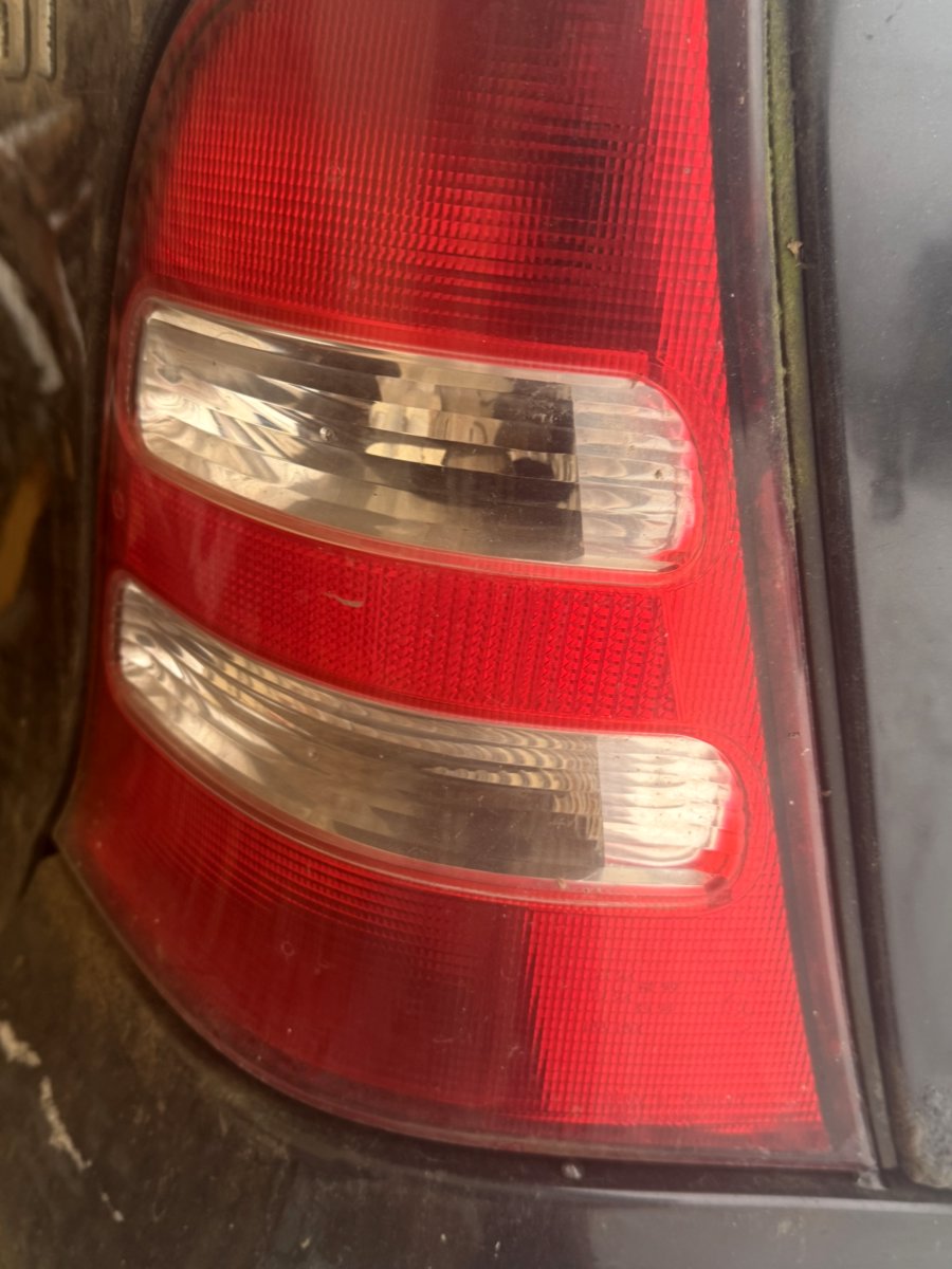 Mercedes-Benz A-Class W168 aizmugurējo lukturu komplekts (kreisais + labais)