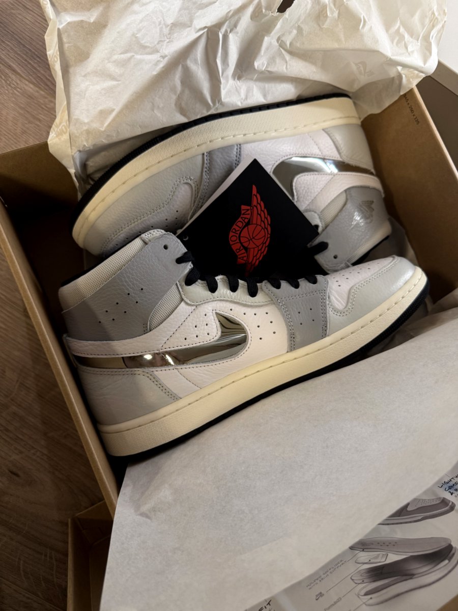 КРОССОВКИ AIR JORDAN 1 ZOOM CMFT 2 "CHROME SWOOSH"