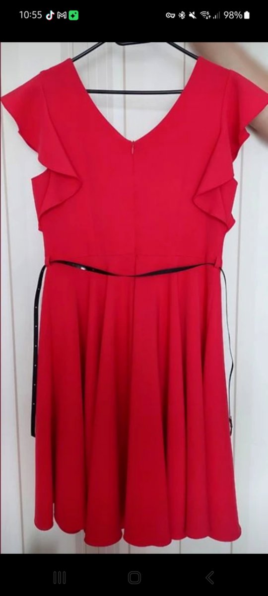 Eleganta sarkana kleita