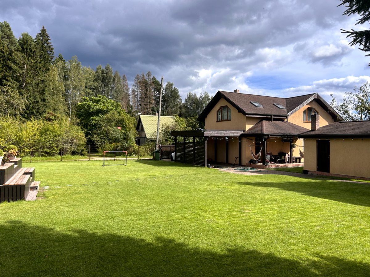 Ejošākā segmenta privātmāja Pierīgā, tikai 20 min. attālumā no Rīgas (Ziepniekkalnam).