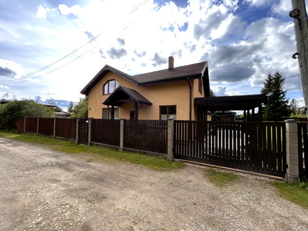 Ejošākā segmenta privātmāja Pierīgā, tikai 20 min. attālumā no Rīgas (Ziepniekkalna).