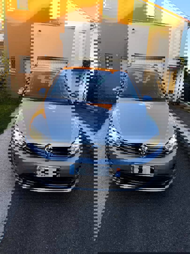  Volkswagen Golf Sportsvan 2017. gads.