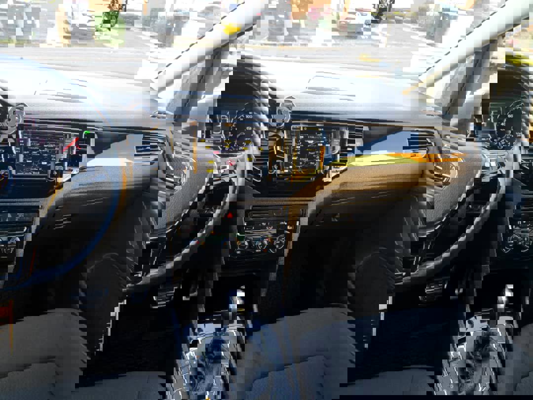  Volkswagen Golf Sportsvan 2017. gads.