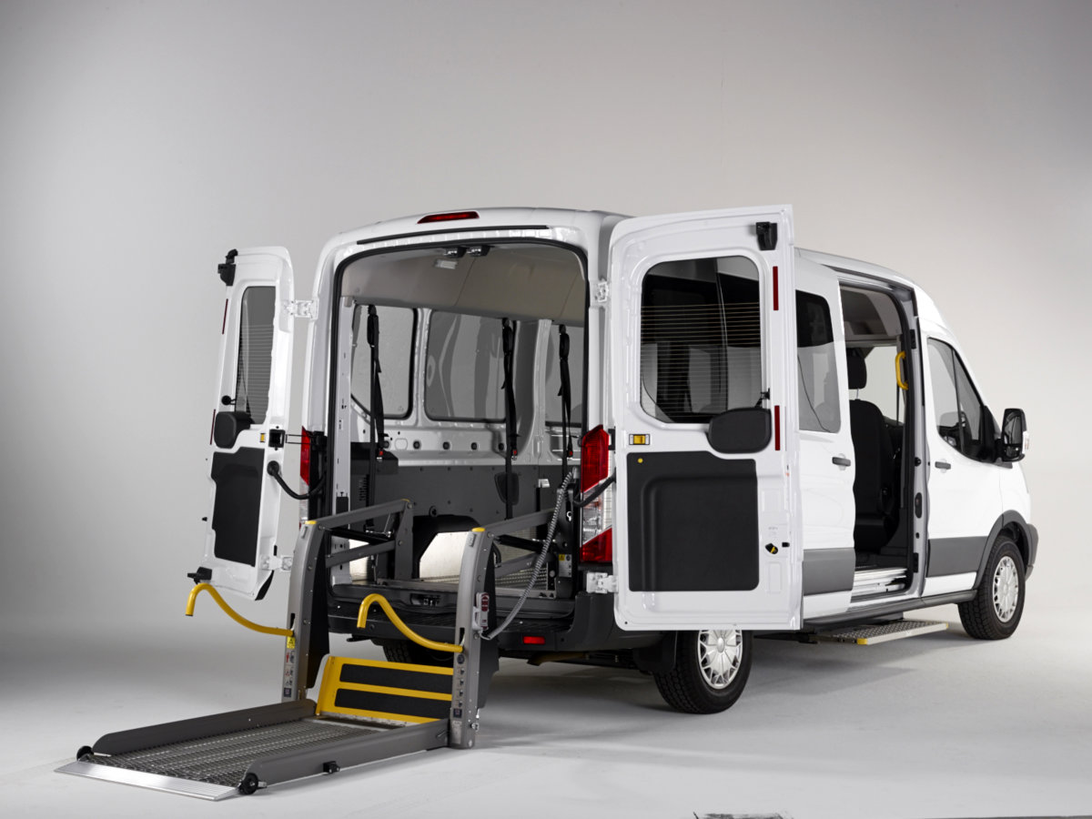 Hidrauliskais pacēlājs invalīdiem