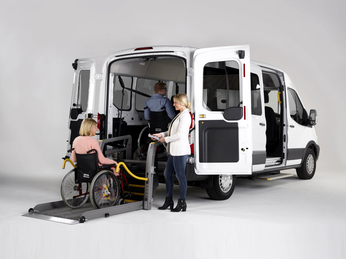 Hidrauliskais pacēlājs invalīdiem