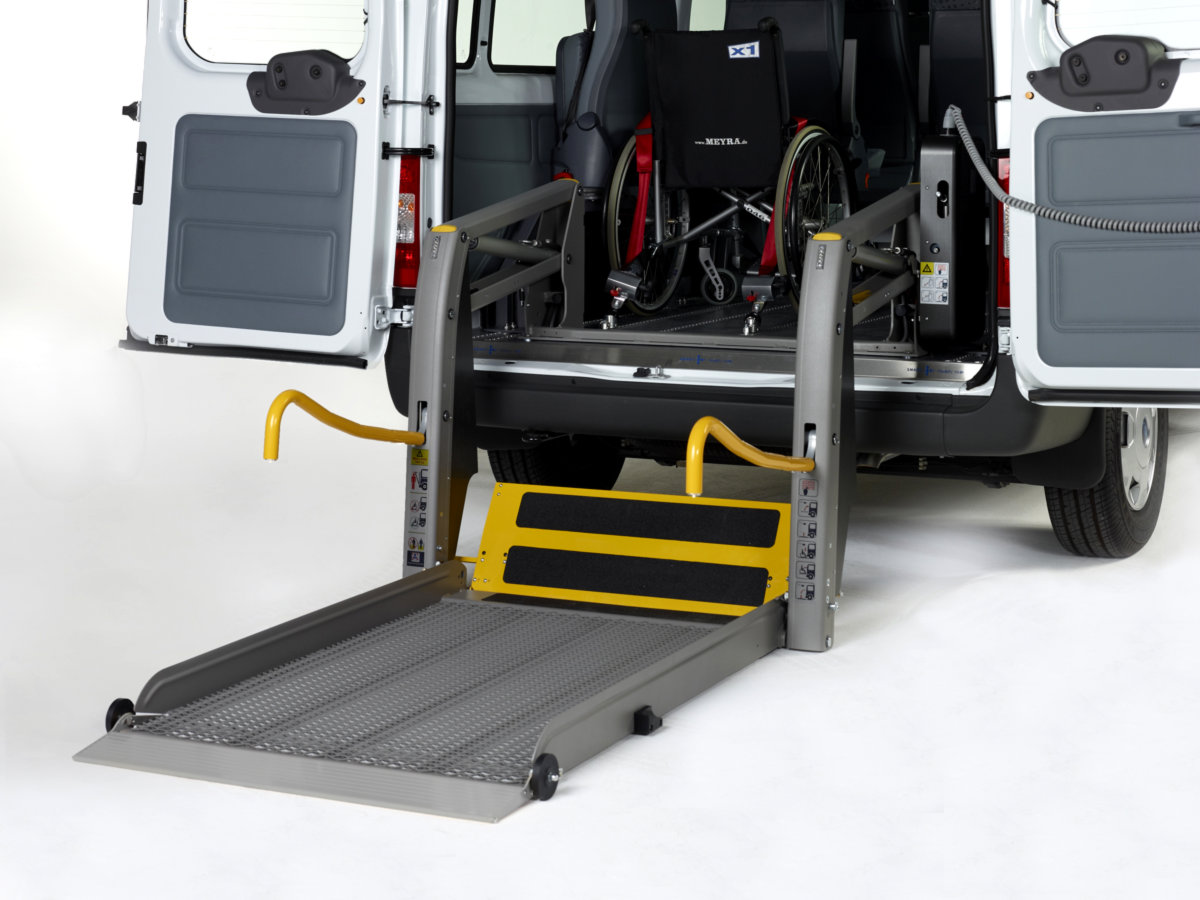 Hidrauliskais pacēlājs invalīdiem