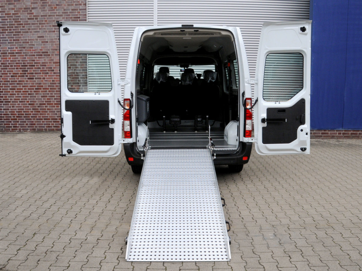 Rampa cilvēkiem ar invaliditāti