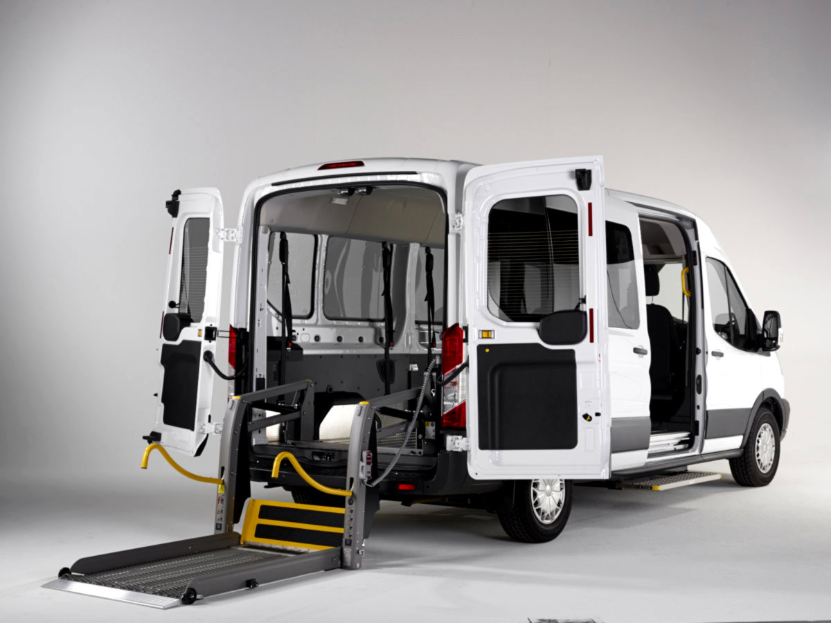 Hidrauliskais pacēlājs invalīdiem