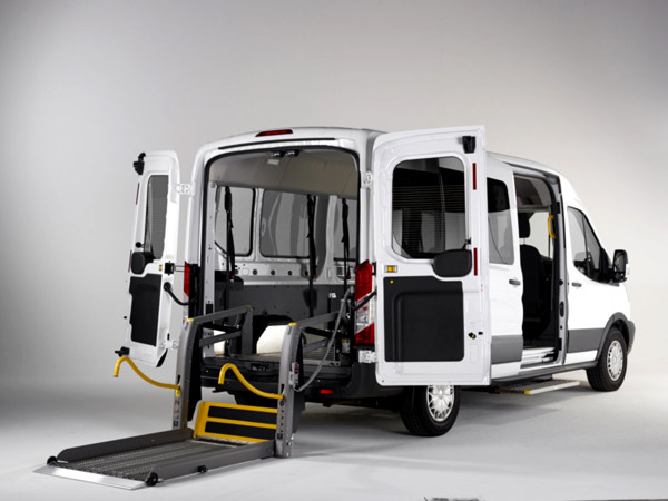 Hidrauliskais pacēlājs invalīdiem